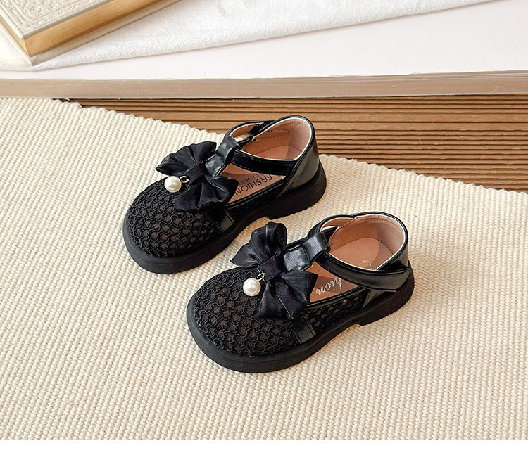 Children's Shoe with Bow and Pearls