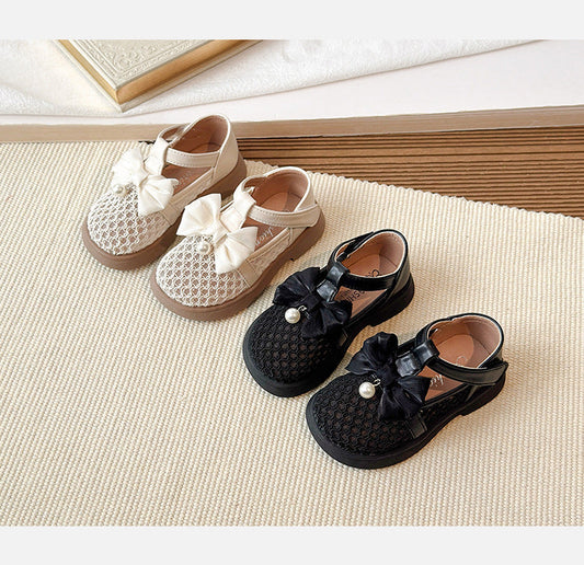 Children's Shoe with Bow and Pearls