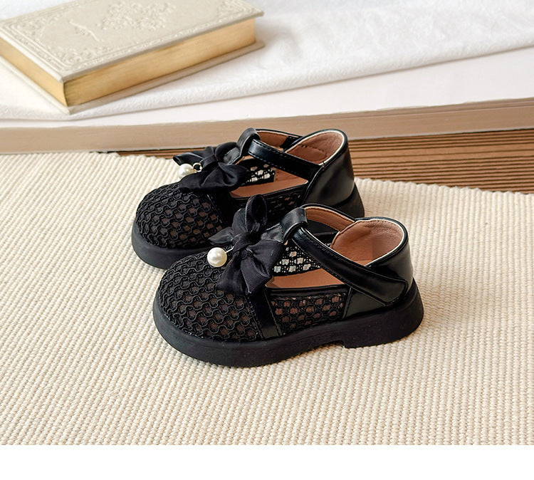 Children's Shoe with Bow and Pearls