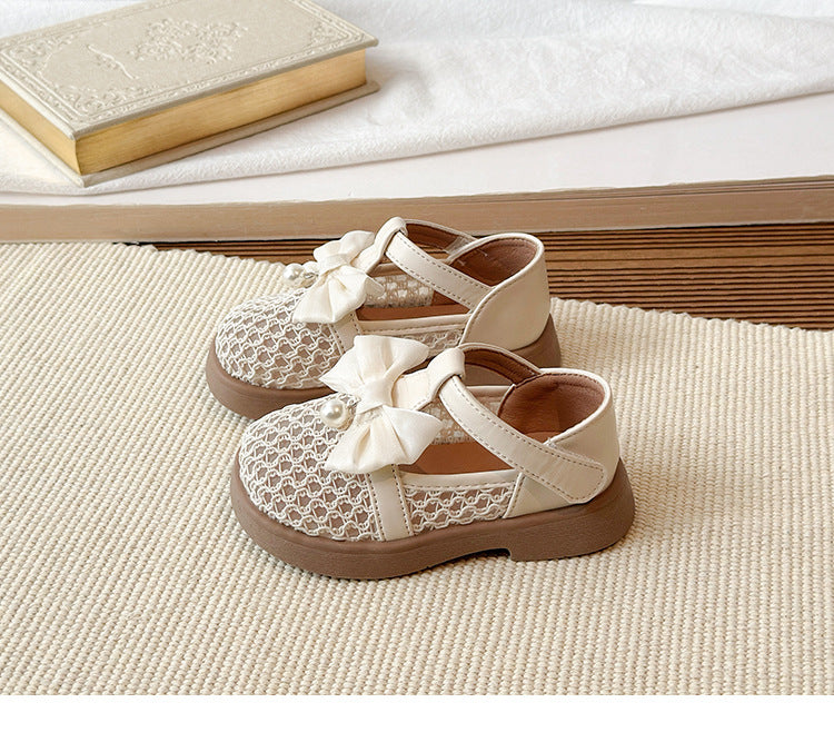 Children's Shoe with Bow and Pearls